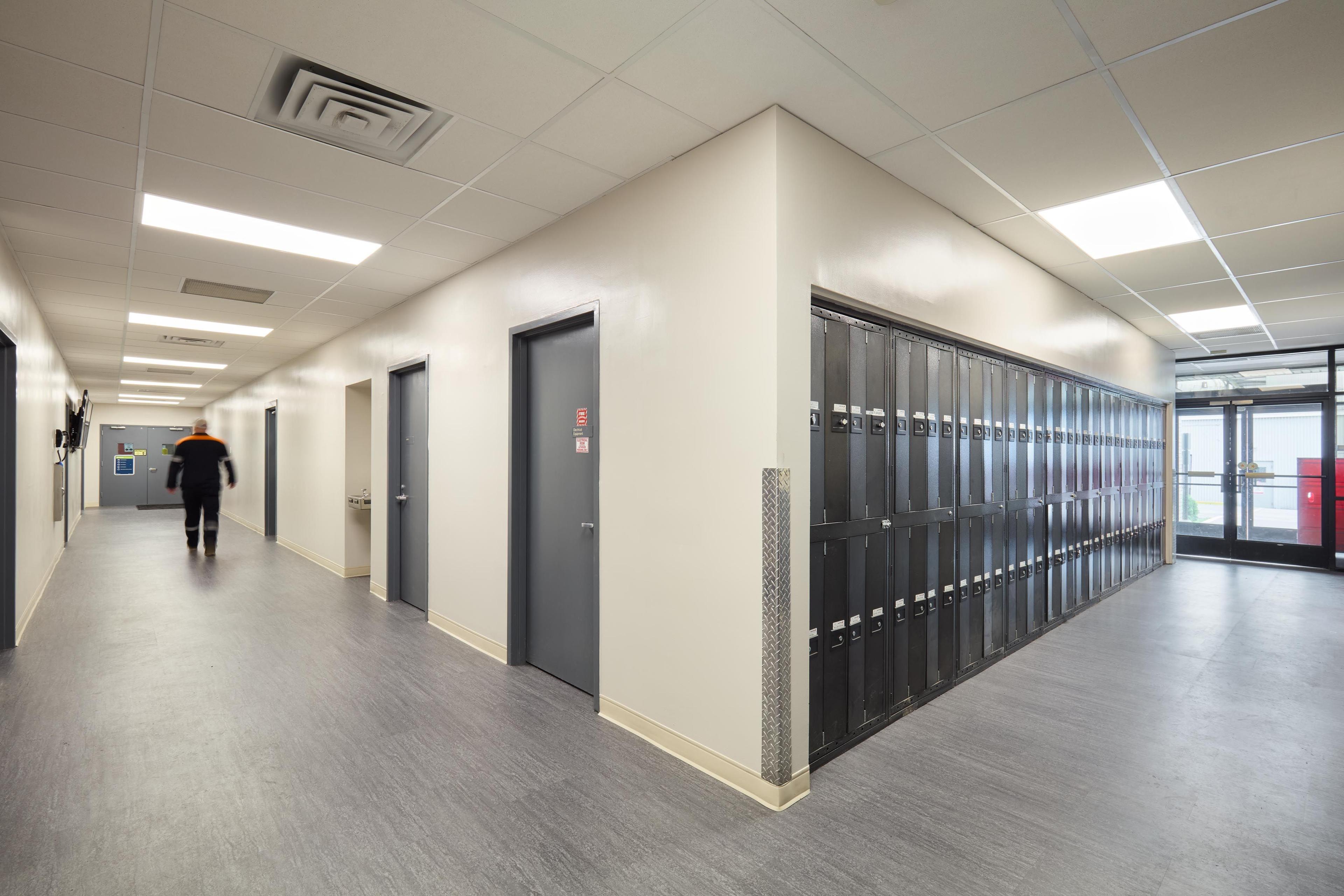 Corner in the hallway of lockers